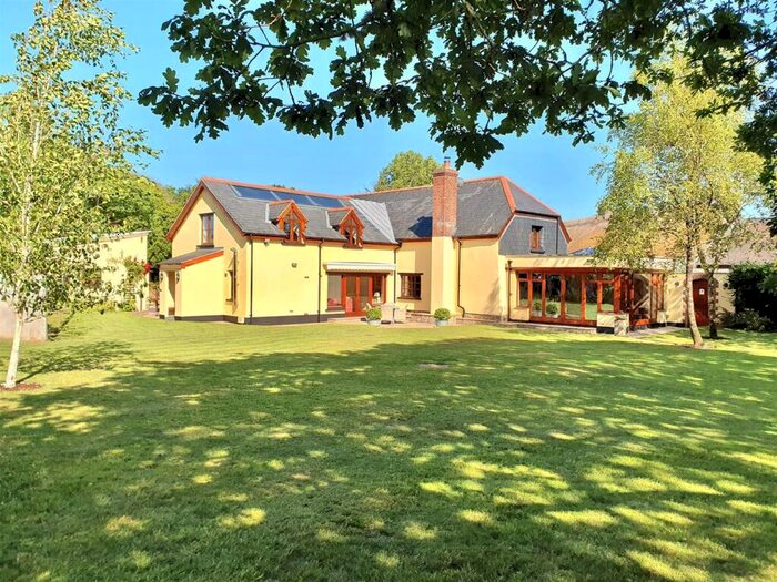 4 Bedroom Detached House For Sale In Acres, Beaworthy, EX21