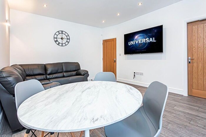 4 Bedroom End Of Terrace House To Rent In Wallace Avenue, Manchester, M14