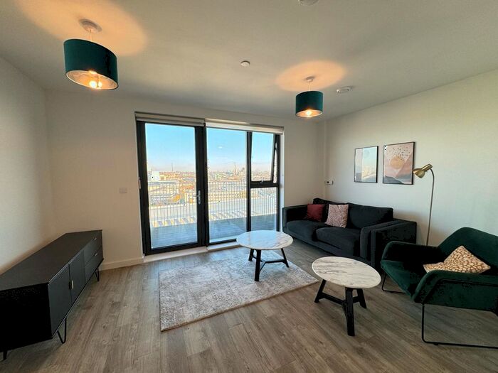 2 Bedroom Flat To Rent In Viscount House, Lakeside Drive, Park Royal, Regency Heights, London, NW10