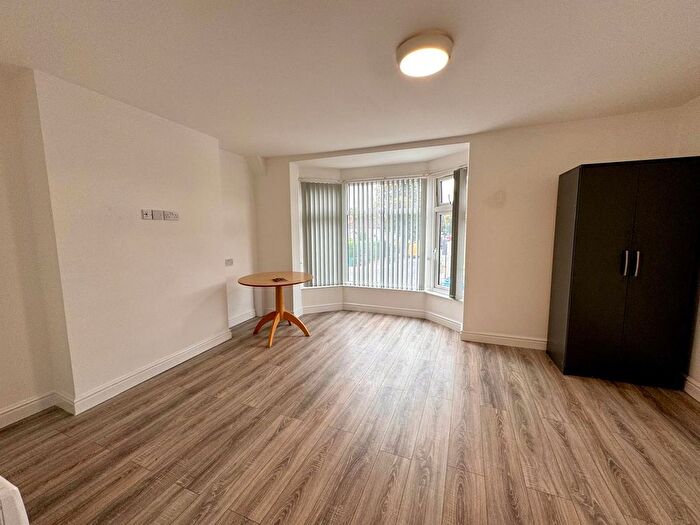 3 Bedroom Flat To Rent In Danvers Road, Leicester, LE3