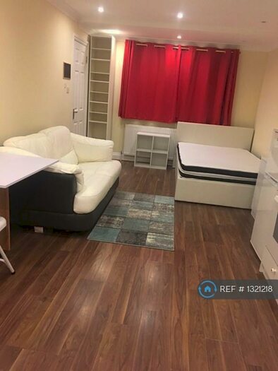 Studio To Rent In Trotwood, Chigwell, IG7