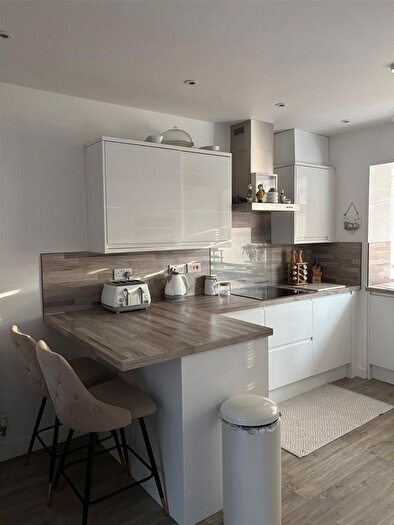 3 Bedroom Terraced House To Rent In Scott Chase, Leeds, LS12