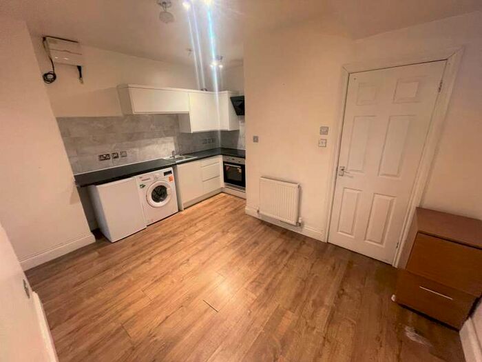 1 Bedroom Apartment To Rent In Manchester Road, SN1, SN1
