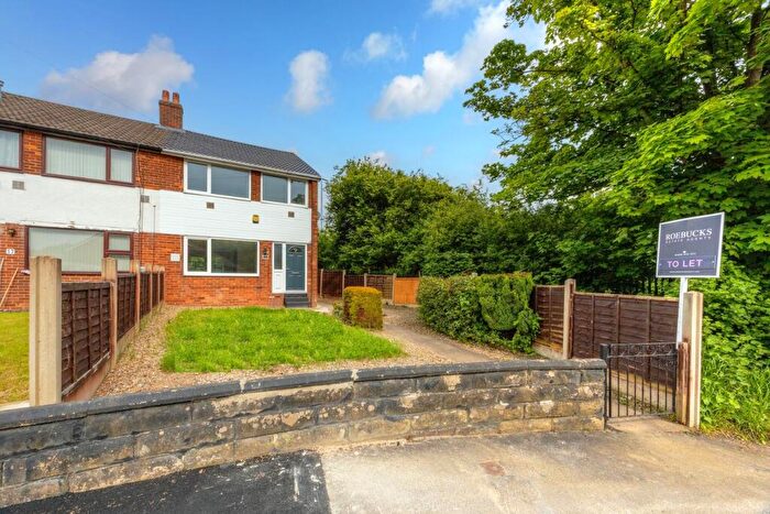 3 Bedroom Town House To Rent In Somerdale Gardens, Leeds, LS13