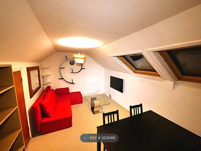 1 Bedroom Flat To Rent In Kingscourt Road, London, SW16