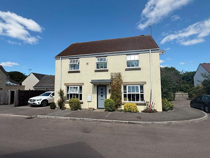 4 Bedroom Detached House For Sale In Honeysuckle Close, Calne, SN11