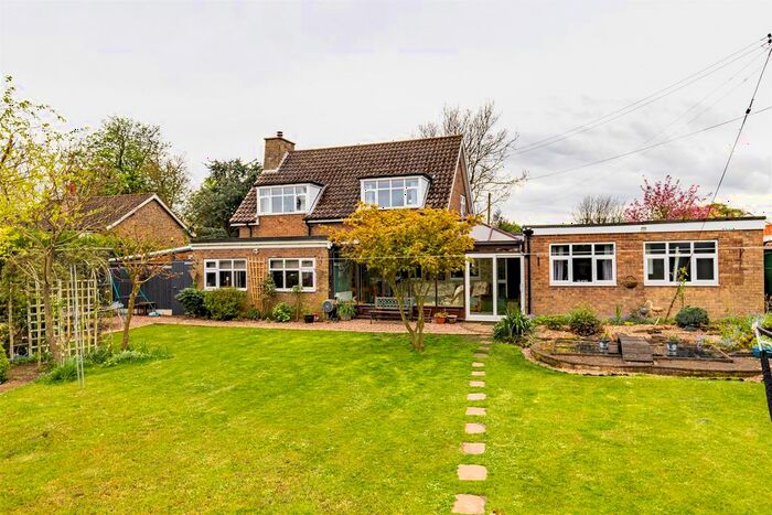 4 Bedroom Detached House For Sale In West Street, Roxby, Scunthorpe, DN15