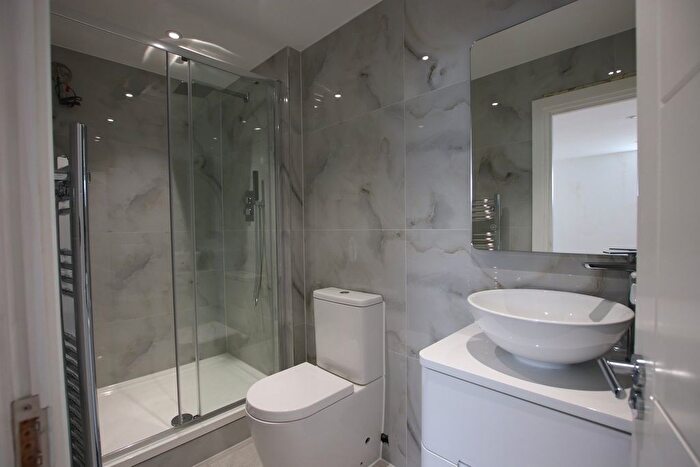 2 Bedroom Flat To Rent In Purley Rise, Purley, CR8