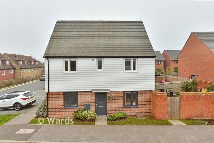 3 Bedroom Semi-Detached House For Sale In Weaver Avenue, Faversham, Kent, ME13