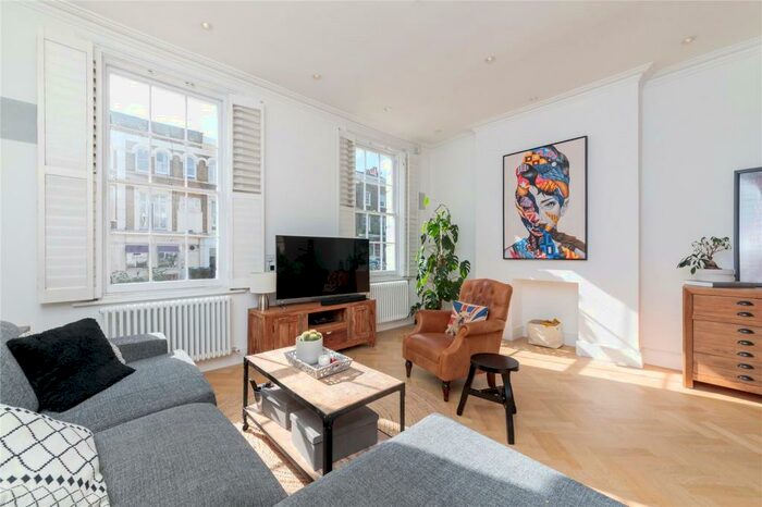 4 Bedroom End Of Terrace House To Rent In Hemingford Road, Islington, London, N1