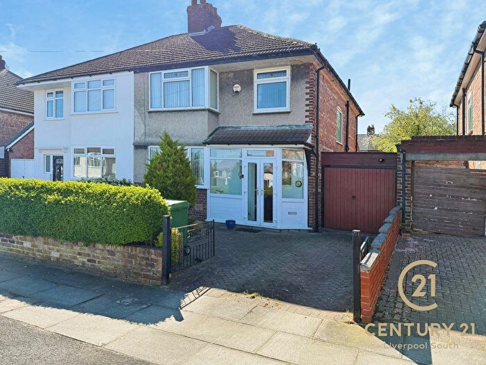 3 Bedroom Semi Detached House For Sale In South Manor Way, Woolton, Liverpool, L25