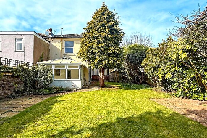1 Bedroom Apartment To Rent In Norfolk Road, Littlehampton, West Sussex, BN17