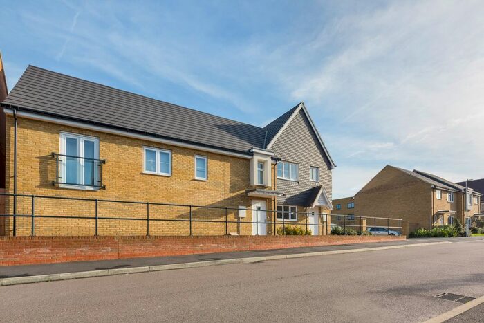 2 Bedroom Maisonette To Rent In Eleanor Close, Dartford, DA1