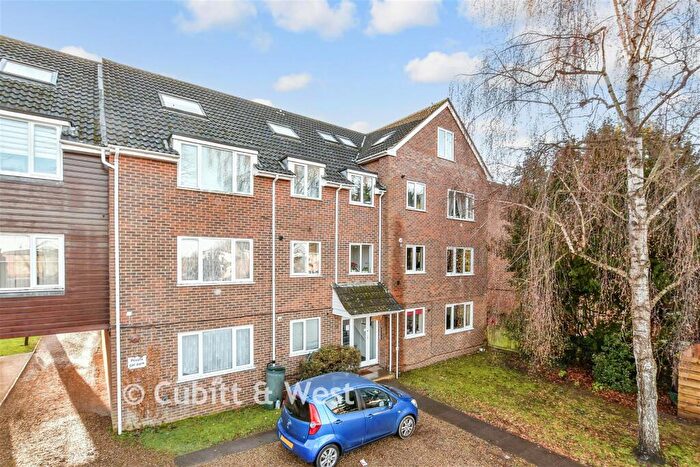 1 Bedroom Flat For Sale In Grove Road, Sutton, Surrey, SM1