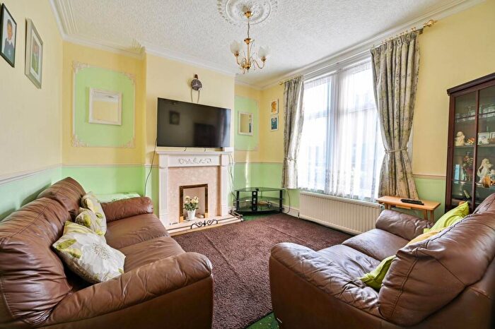 5 Bedroom Terraced House For Sale In Kneller Road, Brockley, London, SE4