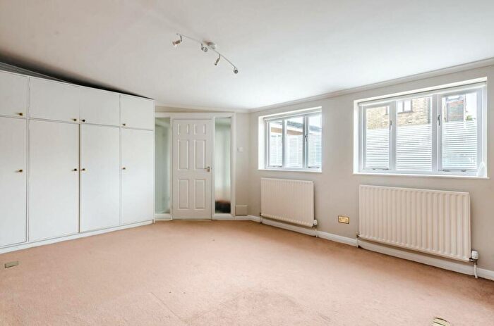 1 Bedroom Bungalow To Rent In Chestnut Grove, Nightingale Triangle, London, SW12