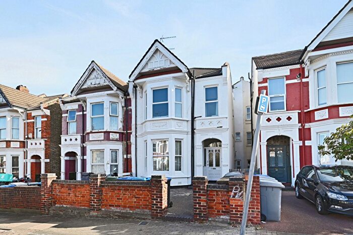 2 Bedroom Flat For Sale In Sellons Avenue, London, NW10