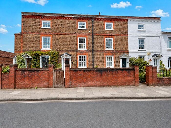4 Bedroom Terraced House For Sale In Bexley Lane, Crayford, Dartford, DA1