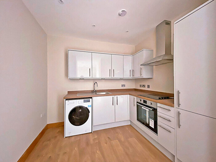 1 Bedroom Flat To Rent In Victoria Road, Farnborough, Hampshire, GU14