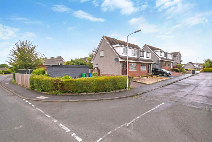 3 Bedroom Semi-Detached House For Sale In Riggs View, Dunfermline, KY12