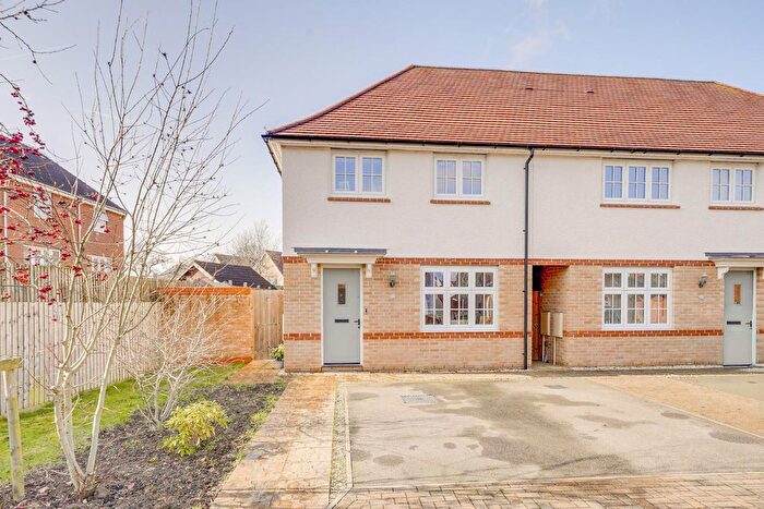 3 Bedroom End Terrace House For Sale In Kemsley Drive, Leighton Buzzard, LU7