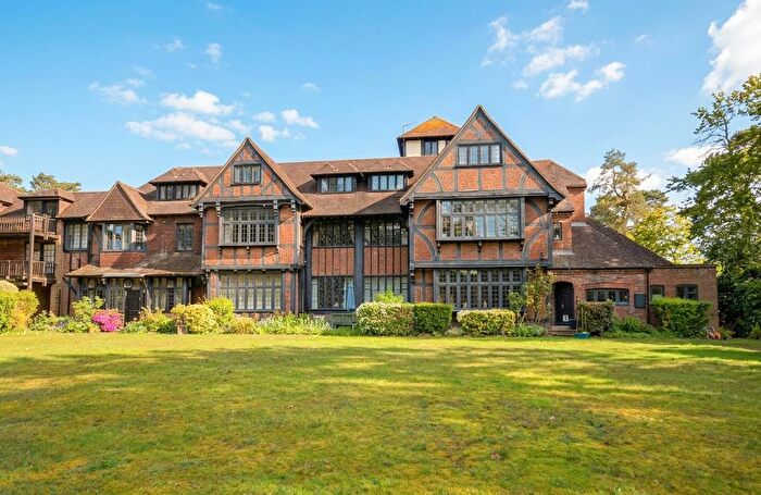 2 Bedroom Flat To Rent In Branksome Park Road, Camberley, GU15