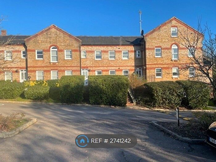 2 Bedroom Flat To Rent In Wheeler Court, Haywards Heath, RH16