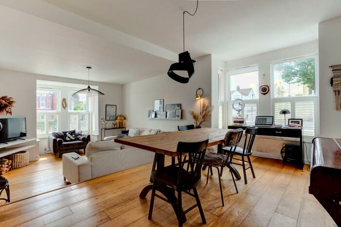 3 Bedroom Semi-Detached House To Rent In Hollingbury Park Avenue, Brighton, BN1