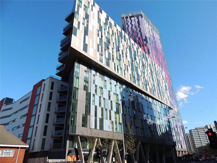 2 Bedroom Apartment To Rent In Saffron Central Square, Croydon, CR0