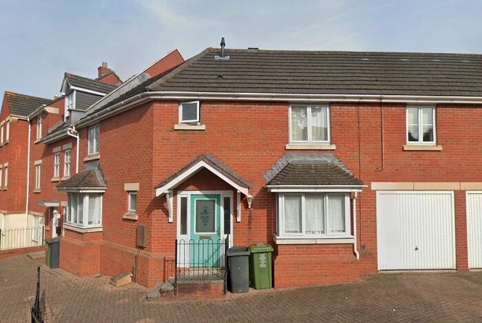 3 Bedroom Property To Rent In Powlesland Road, Alphington, Exeter, EX2