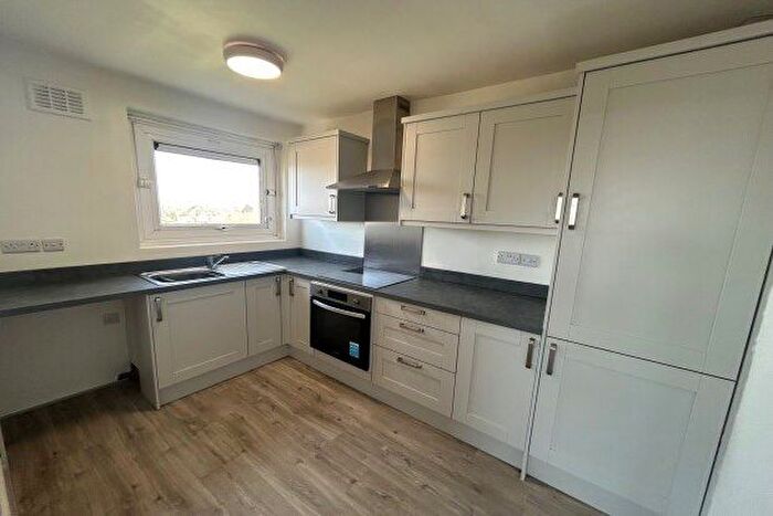 2 Bedroom Flat To Rent In Mount View, Sutton Coldfield, B75