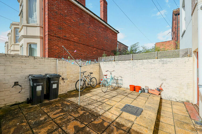 2 Bedroom Flat To Rent In Cottage Grove, Southsea, Hampshire, PO5