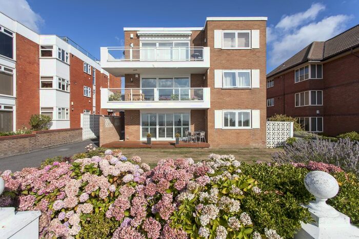 3 Bedroom Flat To Rent In Durlston, Cliff Drive, Poole, BH13