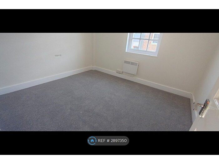 2 Bedroom Flat To Rent In Crendon St, High Wycombe, HP13