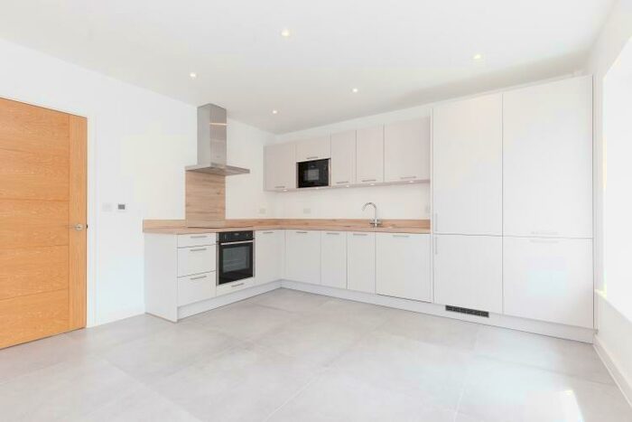 2 Bedroom Apartment To Rent In Denchworth Road, Grove, OX12