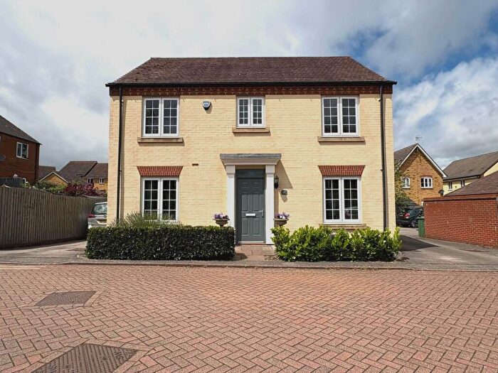 4 Bedroom Detached House For Sale In Bunting Drive, Leighton Buzzard, LU7
