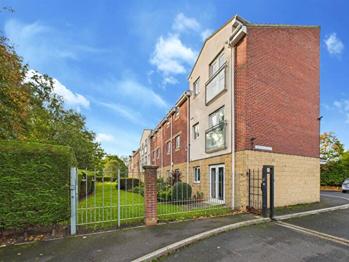 2 Bedroom Apartment For Sale In Cromwell Court, Blyth, NE24