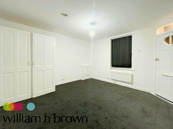 Studio To Rent In William Street, Grays, RM17