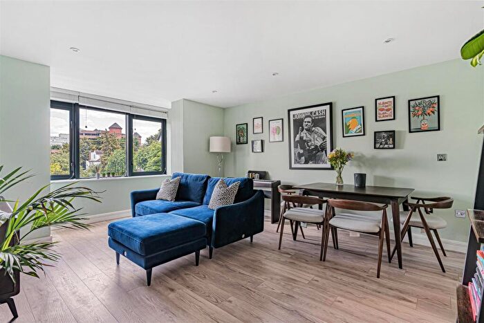 2 Bedroom Apartment For Sale In Western Road, Sutton, SM1