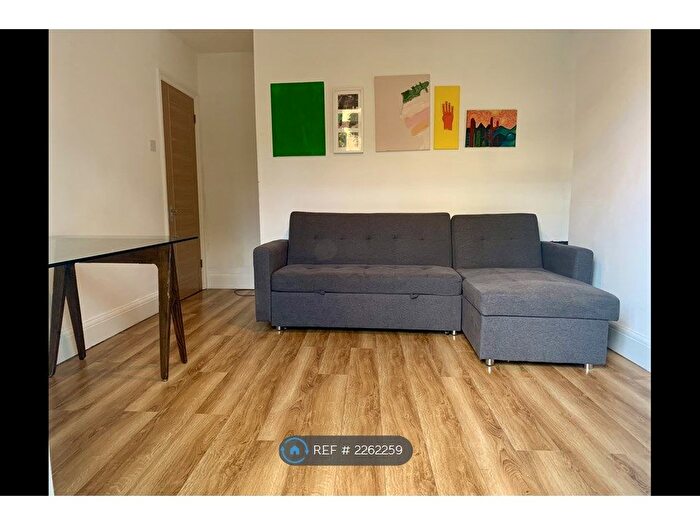 2 Bedroom Flat To Rent In Victoria Road, London, NW6