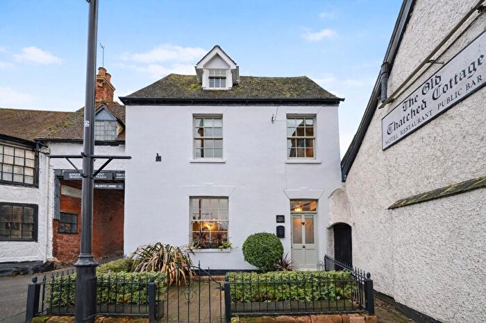 4 Bedroom Link Detached House For Sale In The Square, Dunchurch, Rugby, CV22