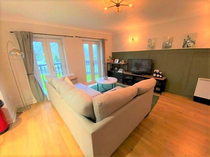 2 Bedroom Apartment To Rent In Printers Close, Manchester, M19