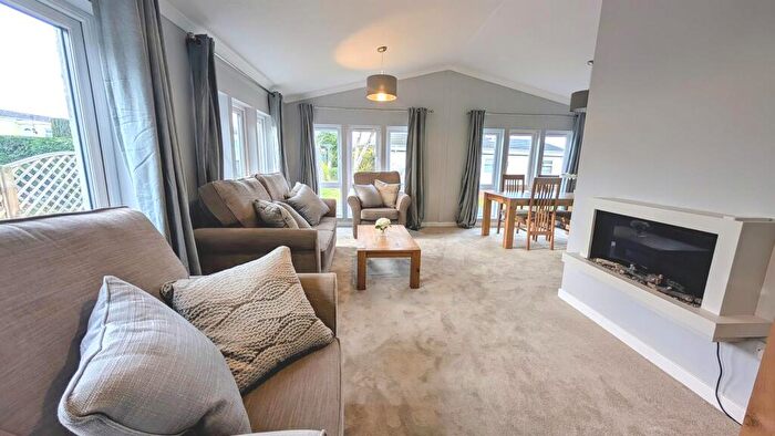 2 Bedroom Park Home For Sale In Foxhall Road, Rushmere St. Andrew, Ipswich, IP4