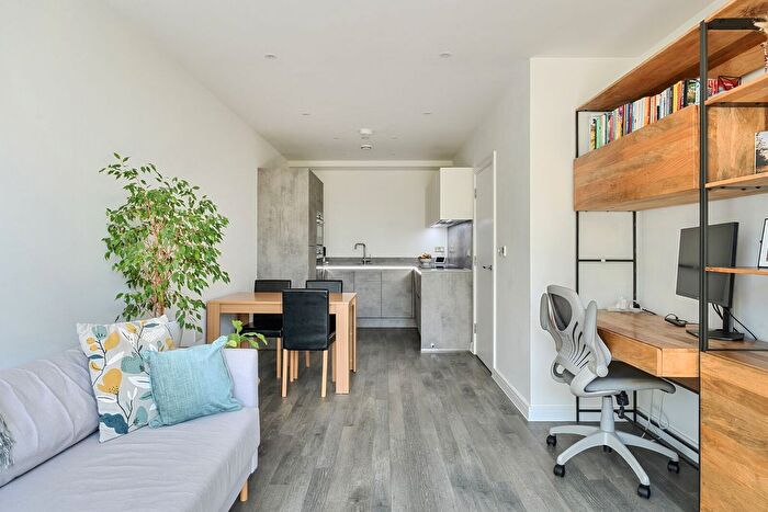 1 Bedroom Flat For Sale In Corbett House, Acton, London, W3