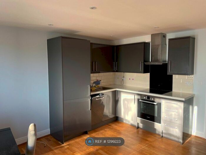 1 Bedroom Flat To Rent In Hastings Road, London W13