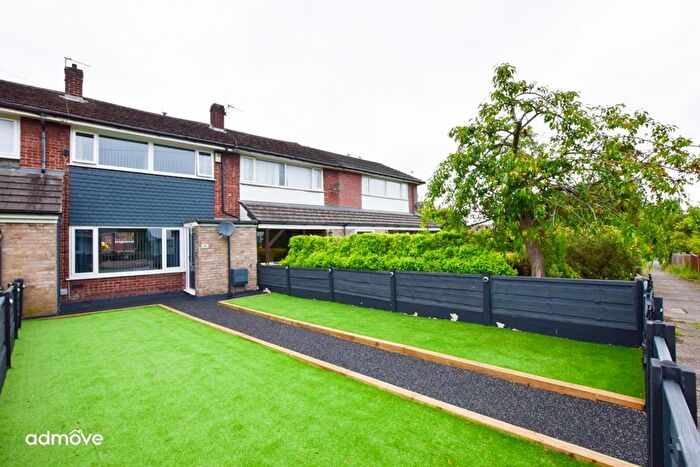 2 Bedroom Terraced House For Sale In Field Walk, Partington, M31