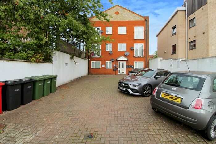 1 Bedroom Flat To Rent In Karman Court, Headstone Drive, Harrow Weald, HA3