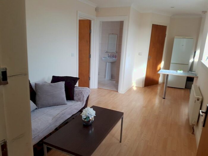 1 Bedroom Flat To Rent In Flat, A Windsor Walk, Luton, LU1