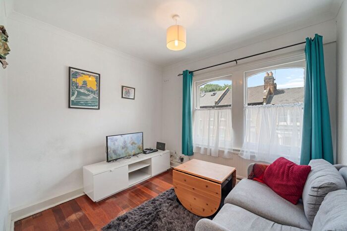 1 Bedroom Flat To Rent In Chetwynd Road, London, NW5