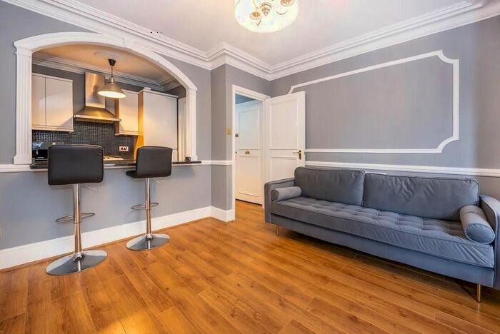 2 Bedroom Flat To Rent In Ridgway, London, SW19